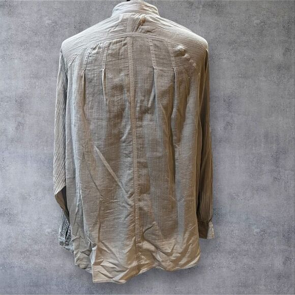 Staring at Stars Light Gray Shirt - Picture 7 of 9